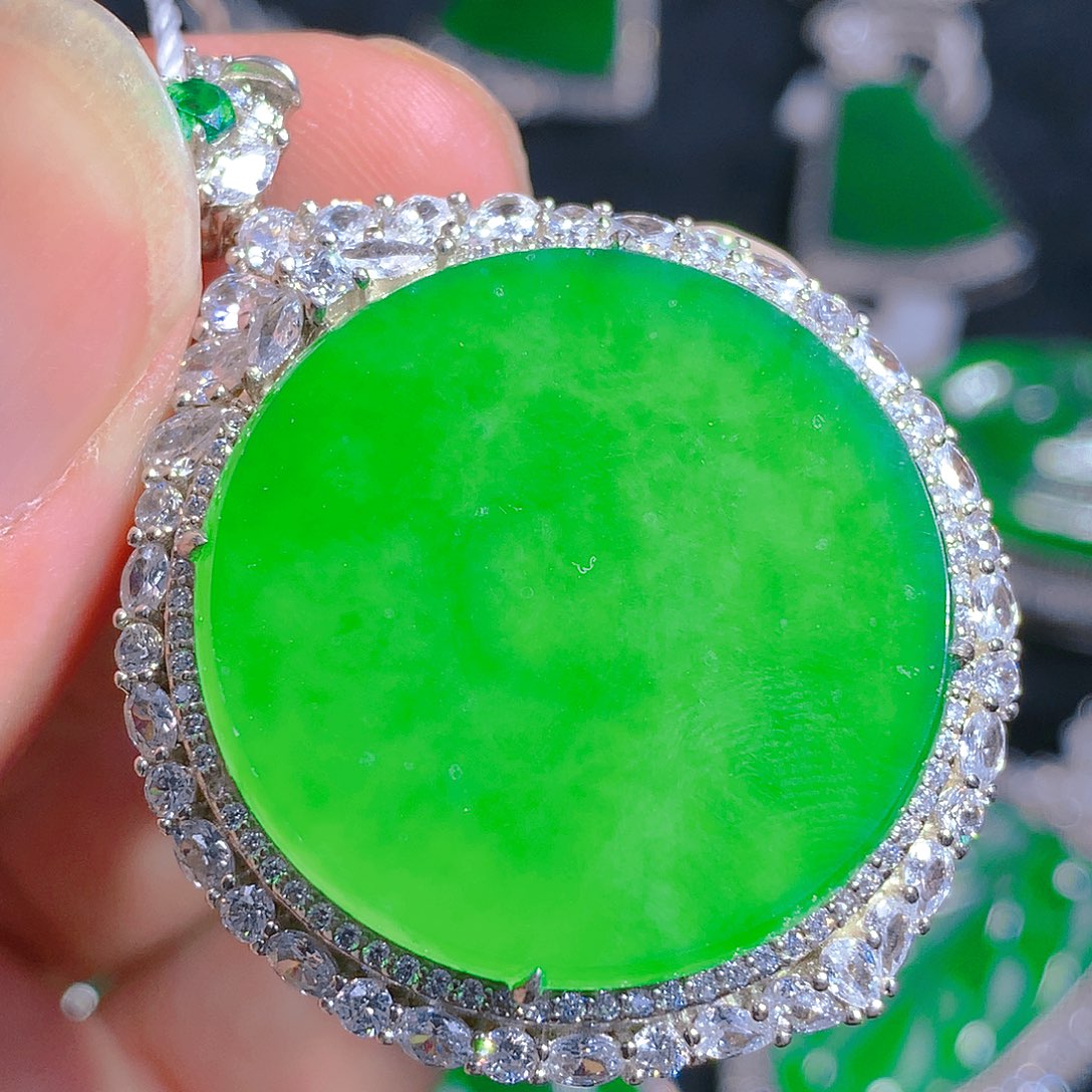 翡翠颈饰银S925镶嵌吊坠