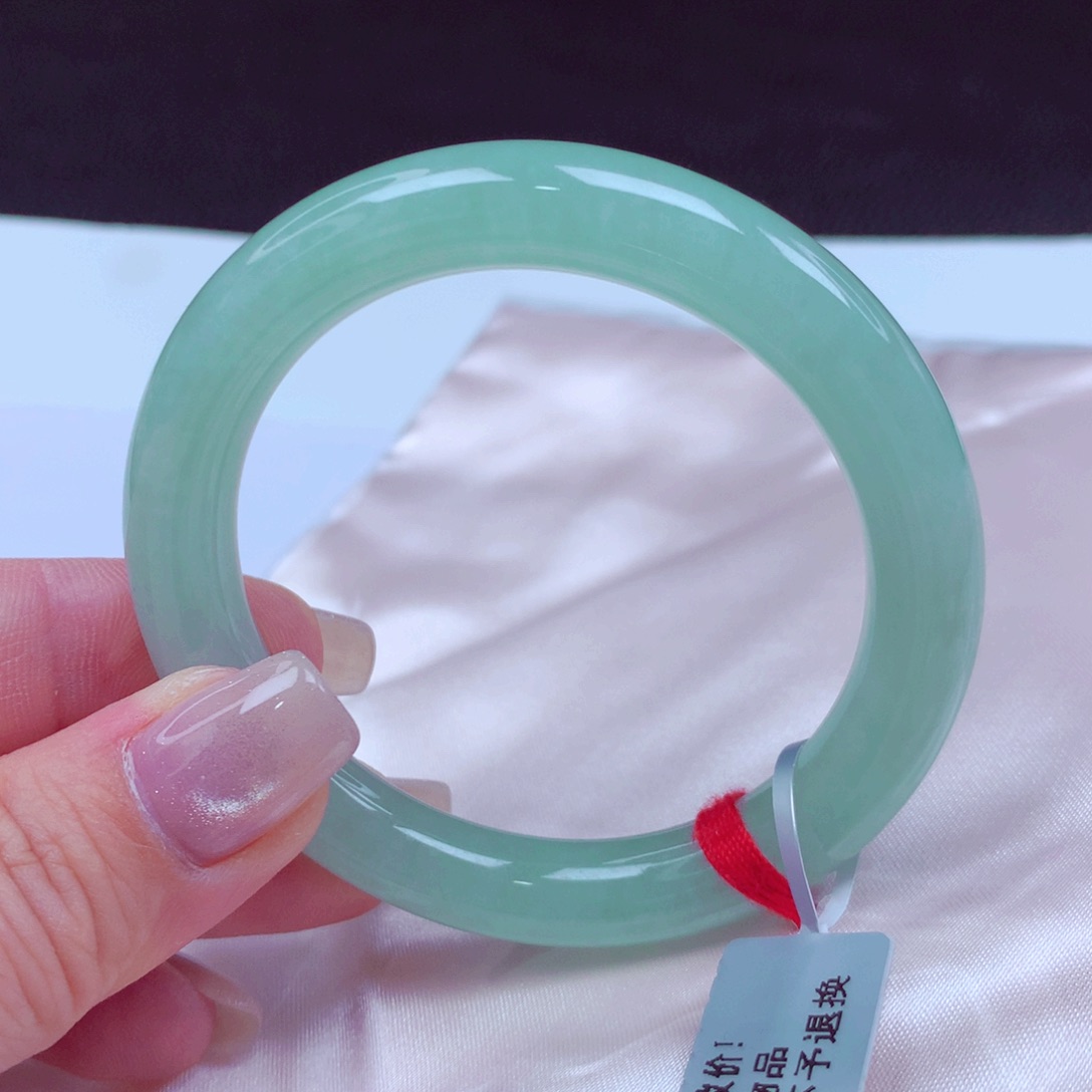 翡翠手镯未镶嵌手镯88