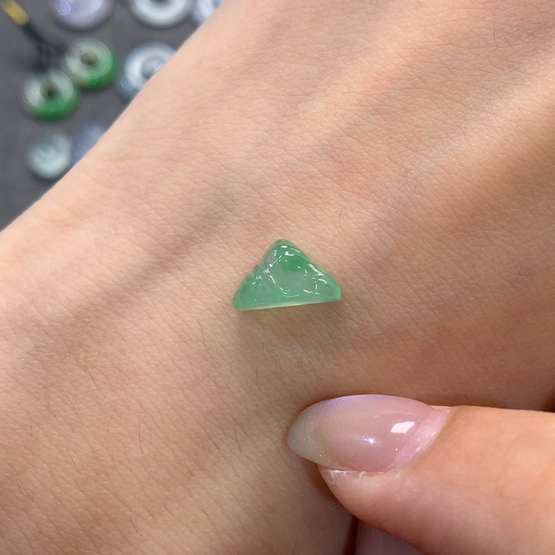 翡翠未镶嵌吊坠(不含链)翡翠山福利价