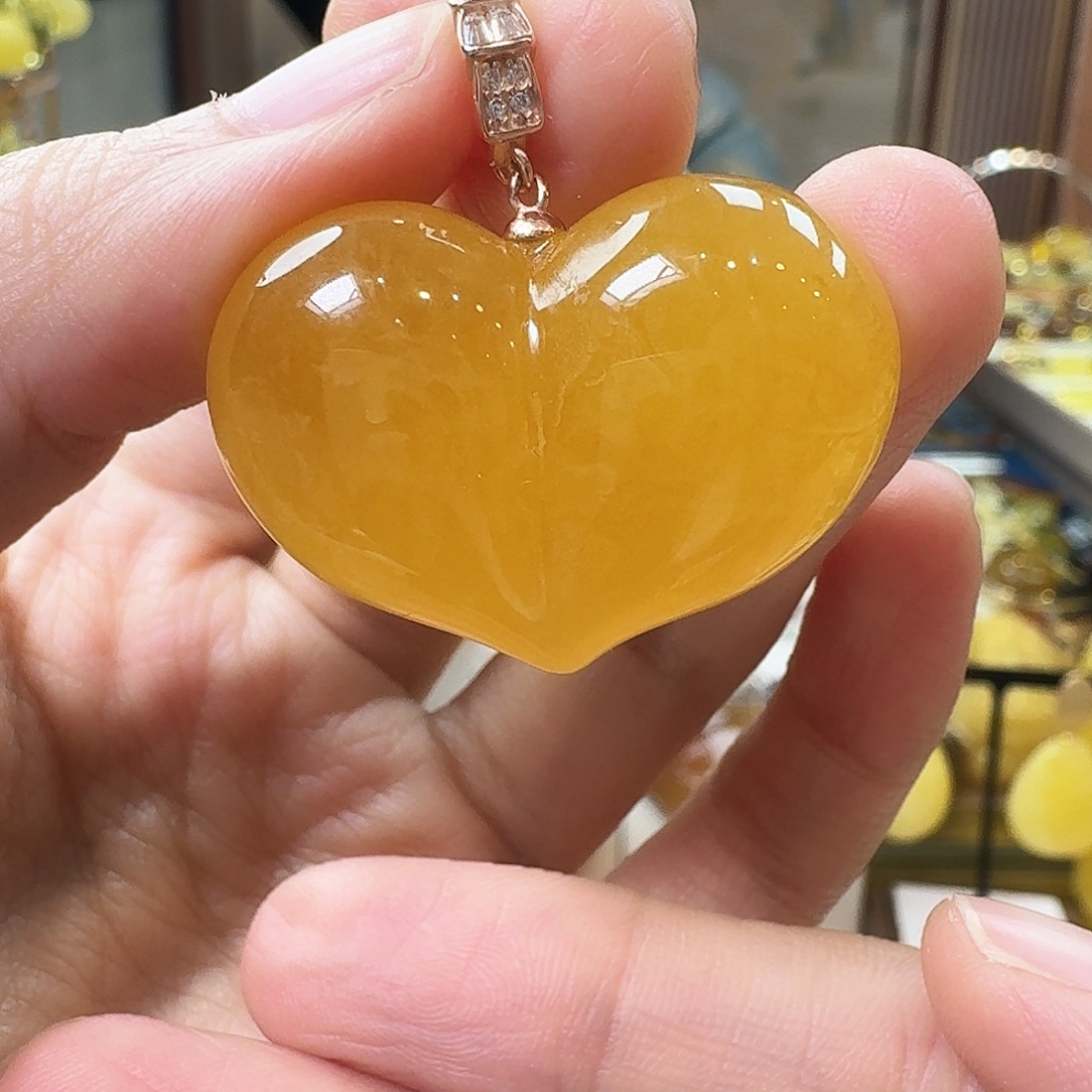 琥珀未镶嵌颈饰吊坠