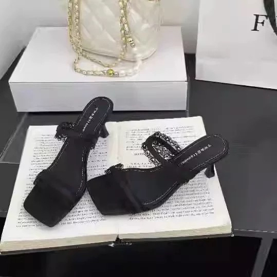 仙女风银色蕾丝外穿拖鞋2025夏季新款细跟方头露趾一字拖2975-5