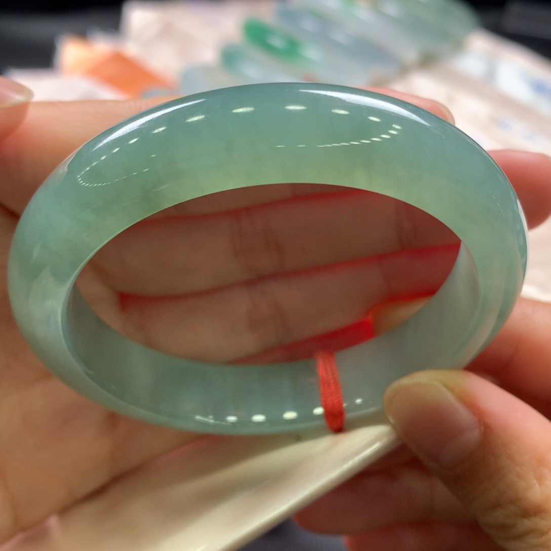 翡翠未镶嵌手镯9号湖水绿