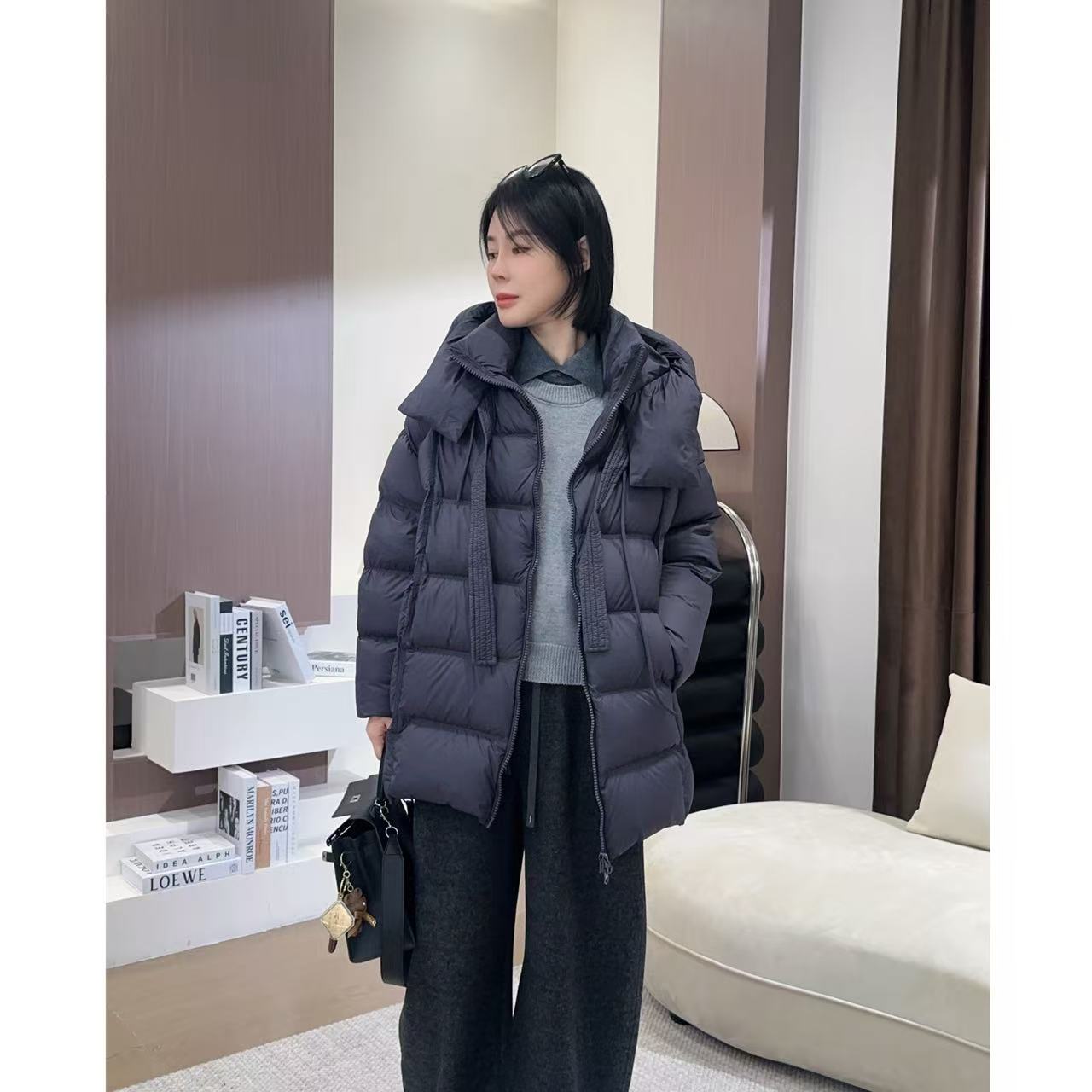 【洁子推荐】2025冬季新款258690连帽飘带中长款保暖羽绒服JZYC