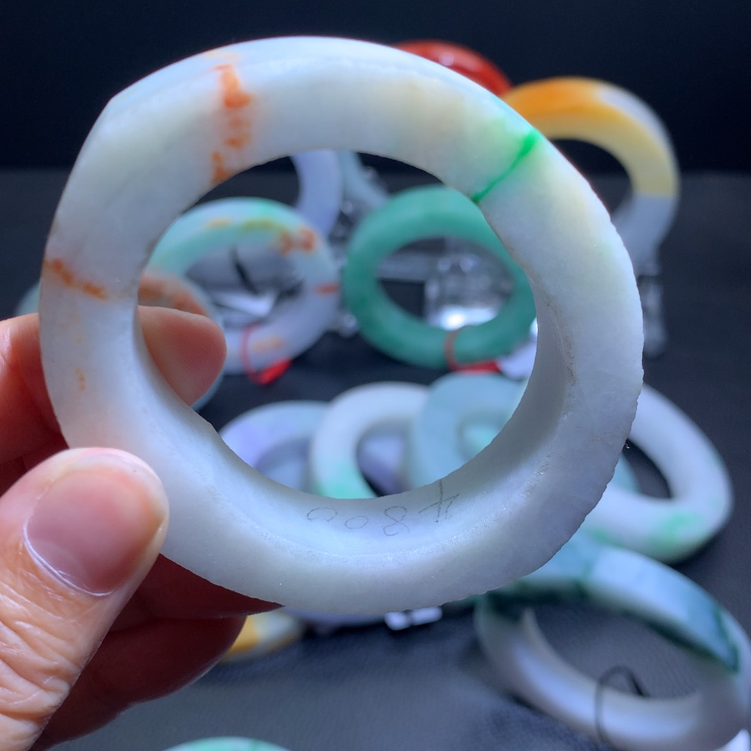 未镶嵌手镯定制翡翠