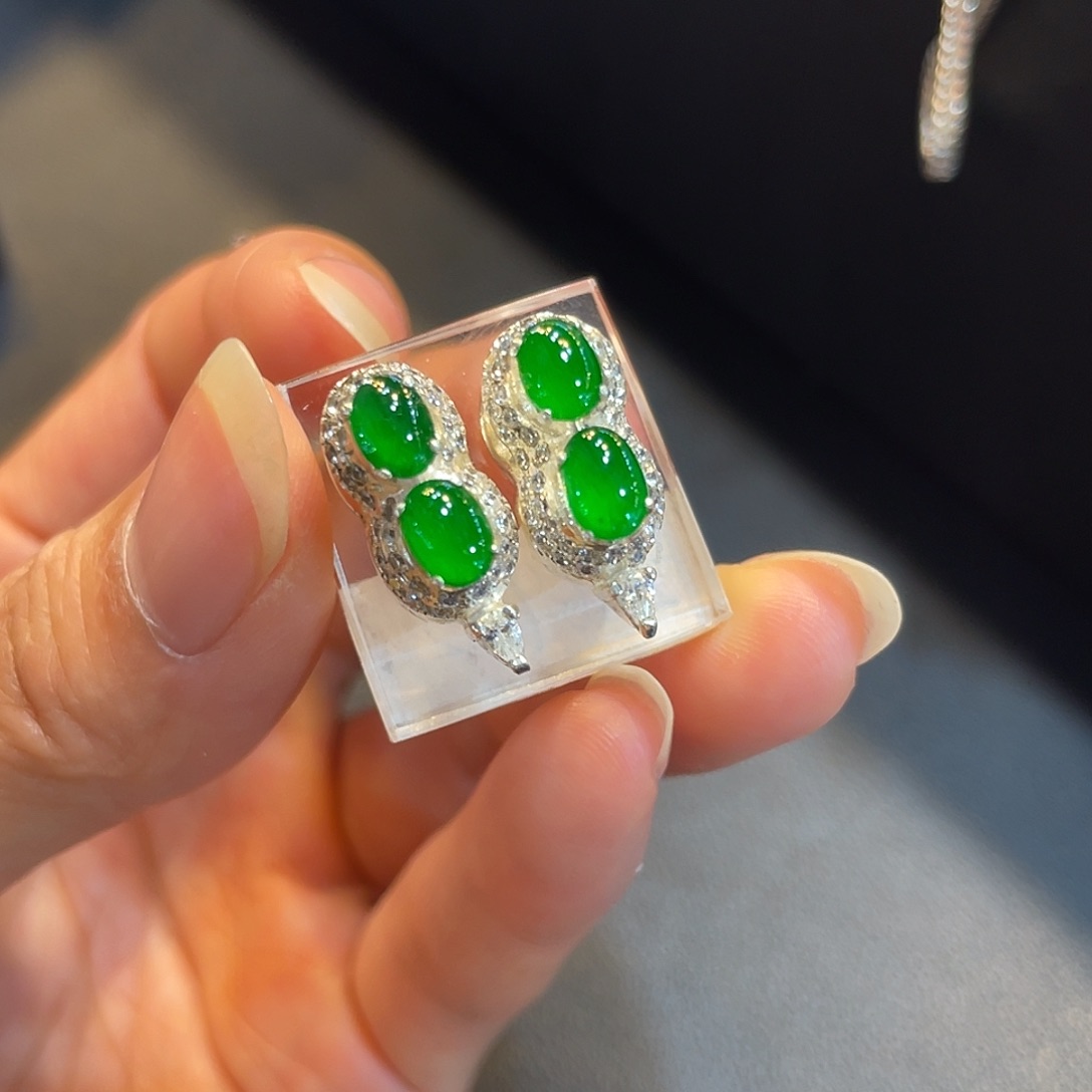 定制翡翠未镶嵌耳饰