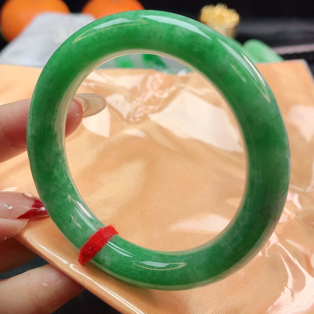 翡翠手镯未镶嵌1147圆条53