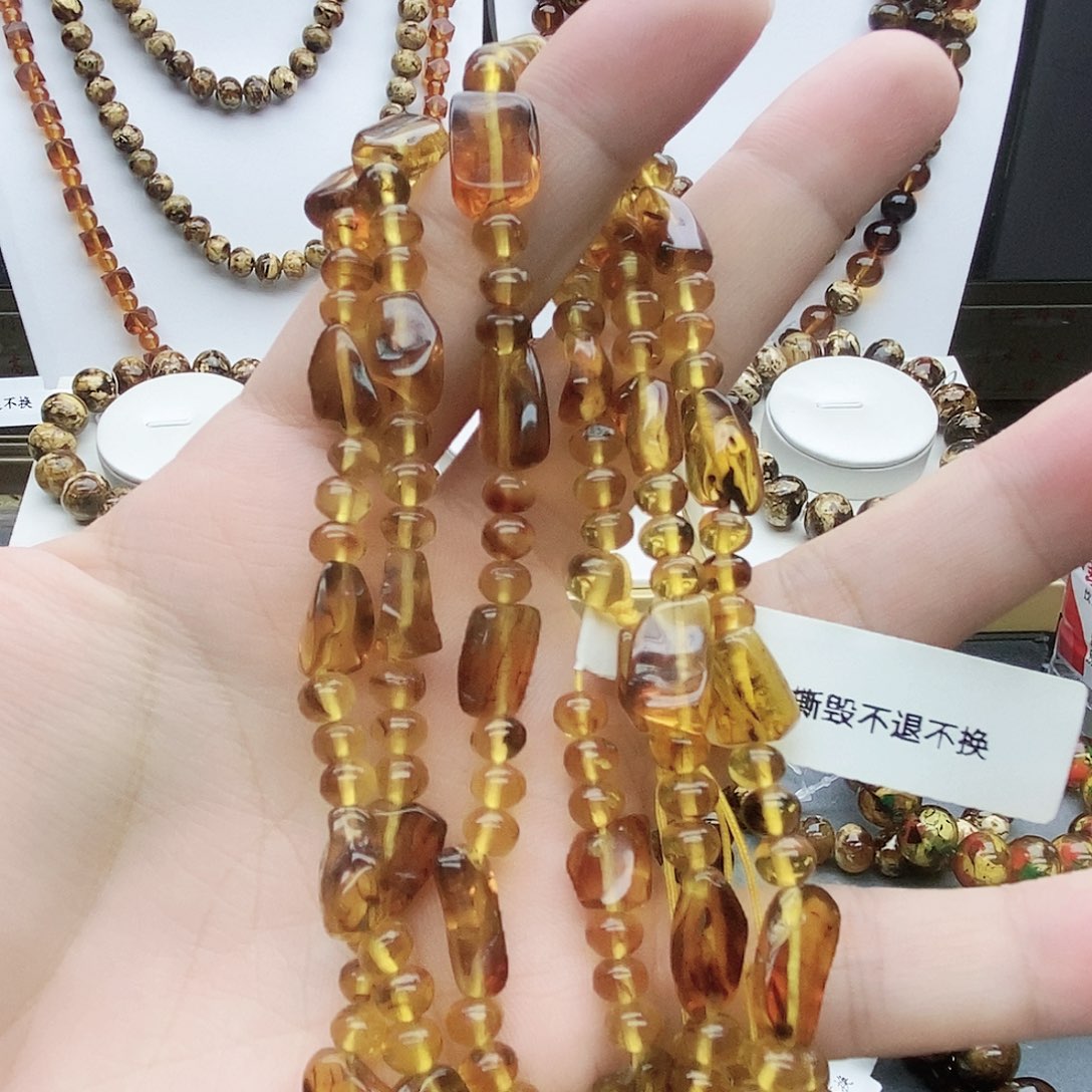 琥珀颈饰未镶嵌琥珀