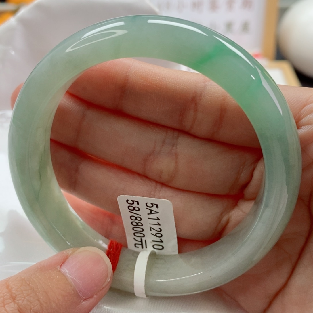 翡翠手镯未镶嵌天然A货翡翠