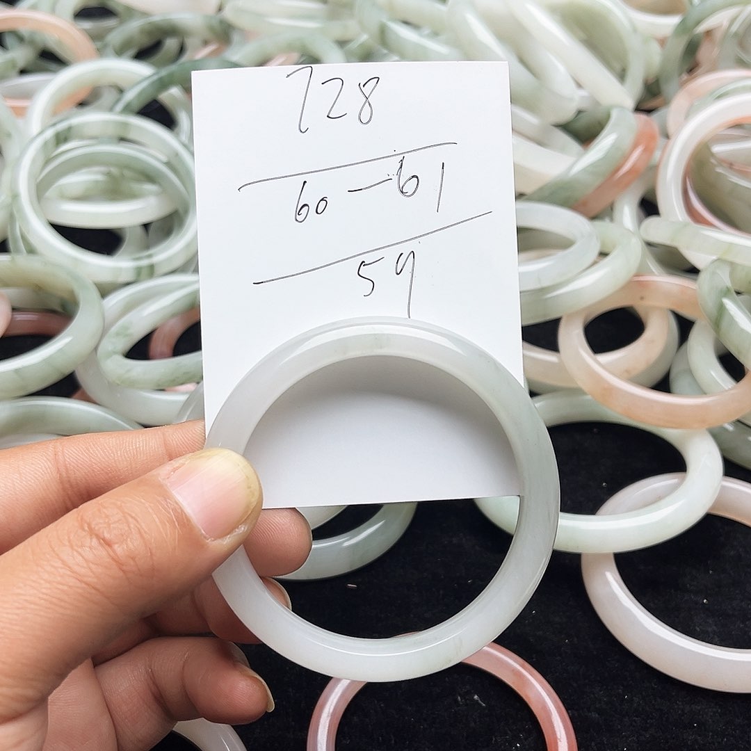 未镶嵌手镯石英质玉728