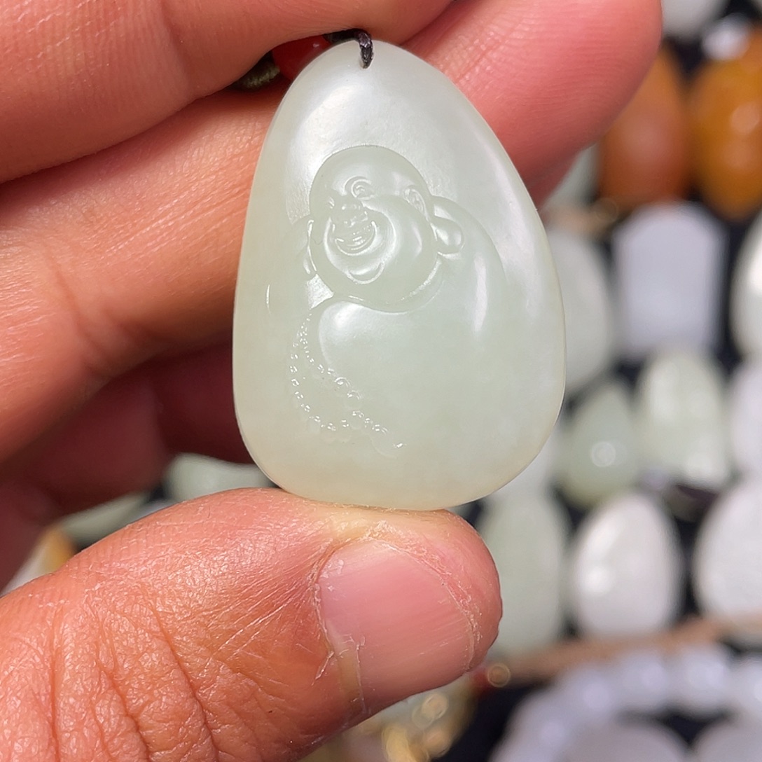 和田玉未镶嵌颈饰吊坠