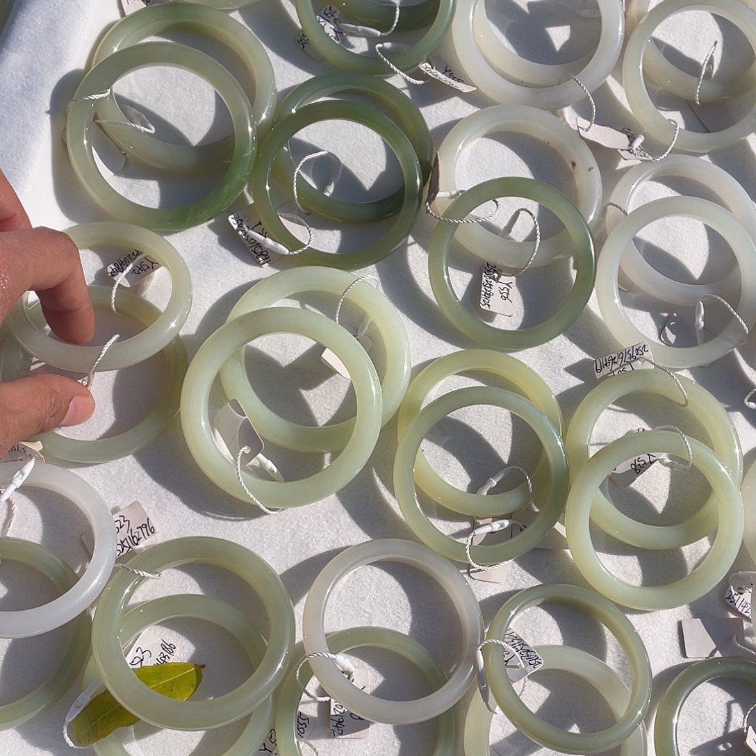 和田玉（糖玉）未镶嵌手镯