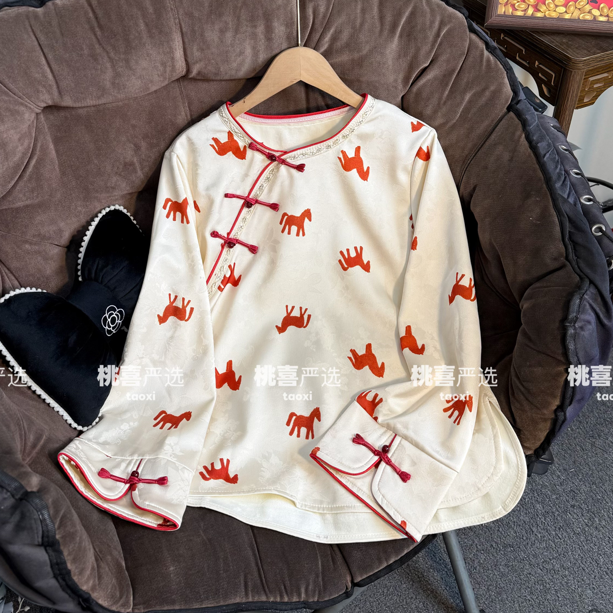 欧货新款新中式复古马年刺绣加绒国风上衣气质减龄显白精致上衣