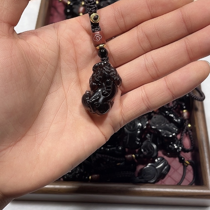 黑曜岩合金颈饰冰曜石貔貅包挂