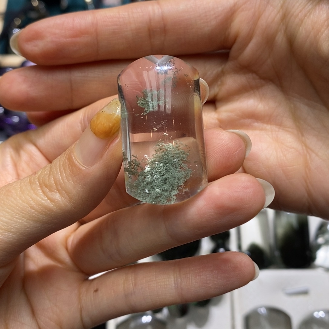 未镶嵌颈饰水晶茯***子幽灵