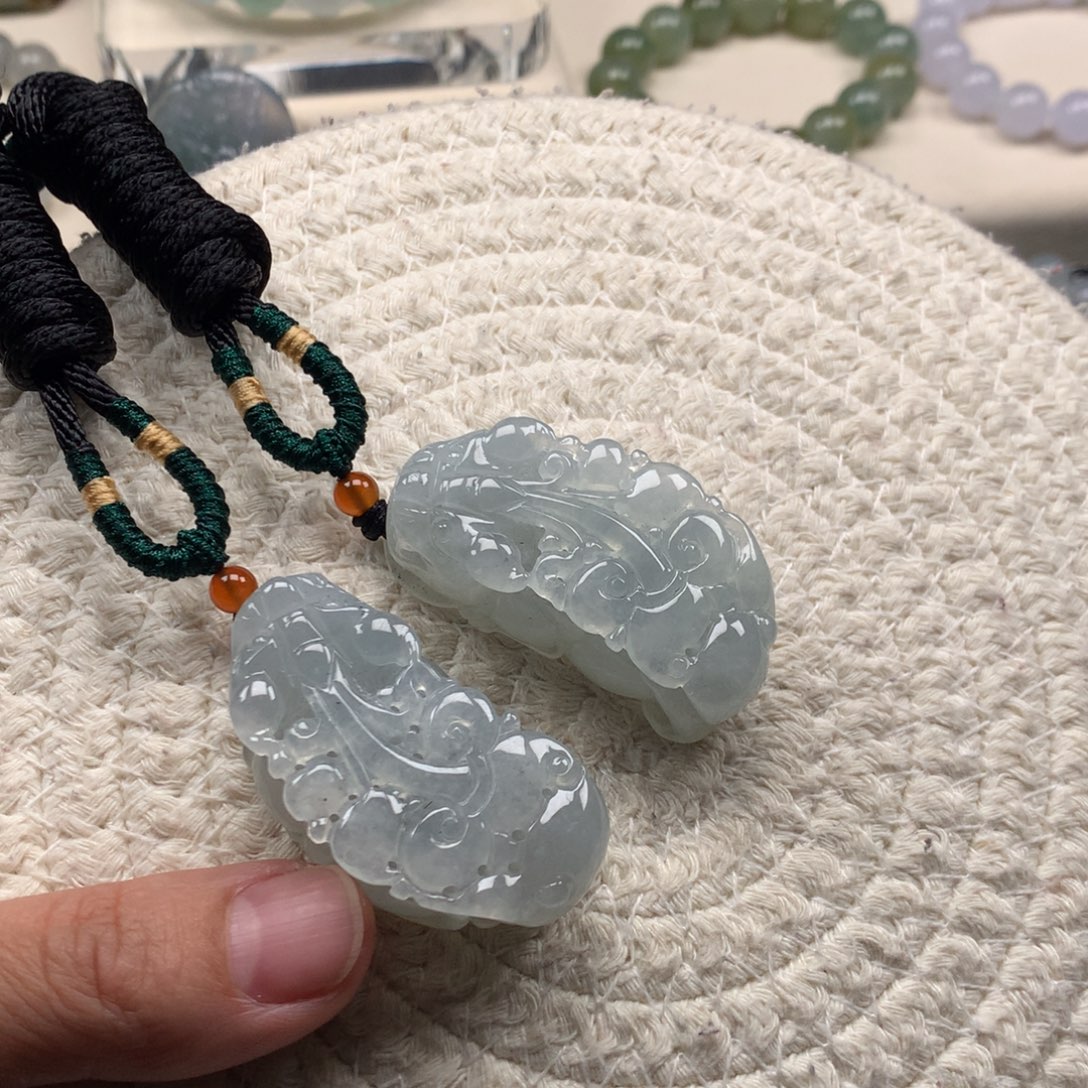 翡翠未镶嵌颈饰天然翡翠貔貅定金