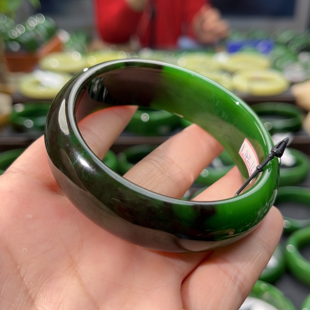 和田玉（碧玉）手镯未镶嵌