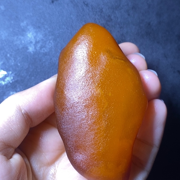 未镶嵌定制琥珀心****。琥珀蜜蜡吊坠