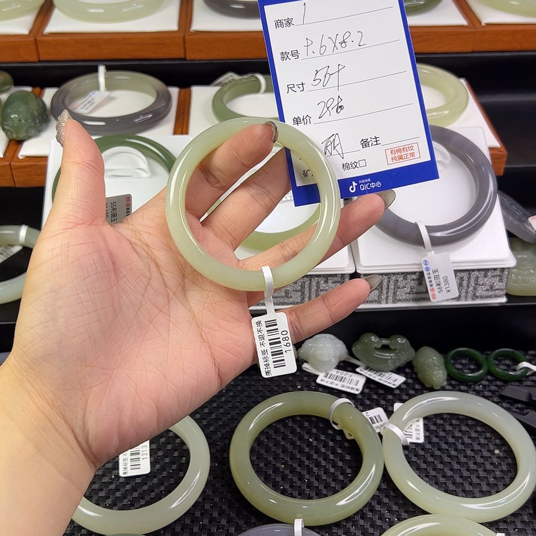 和田玉手镯未镶嵌@****✨