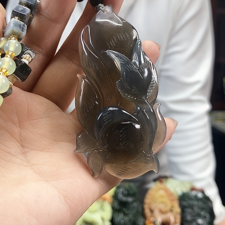 蛇纹石玉吊坠未镶嵌