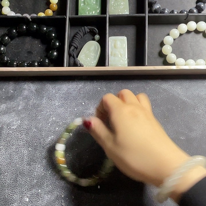 梦***真和田玉未镶嵌手串