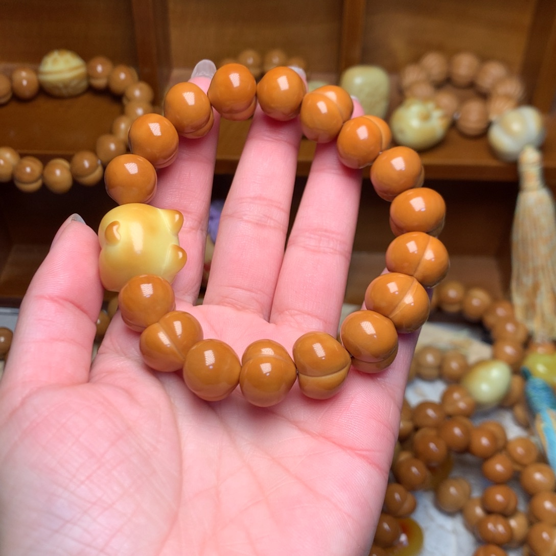 把件猴头核桃14玻璃底屁桃手串柯基