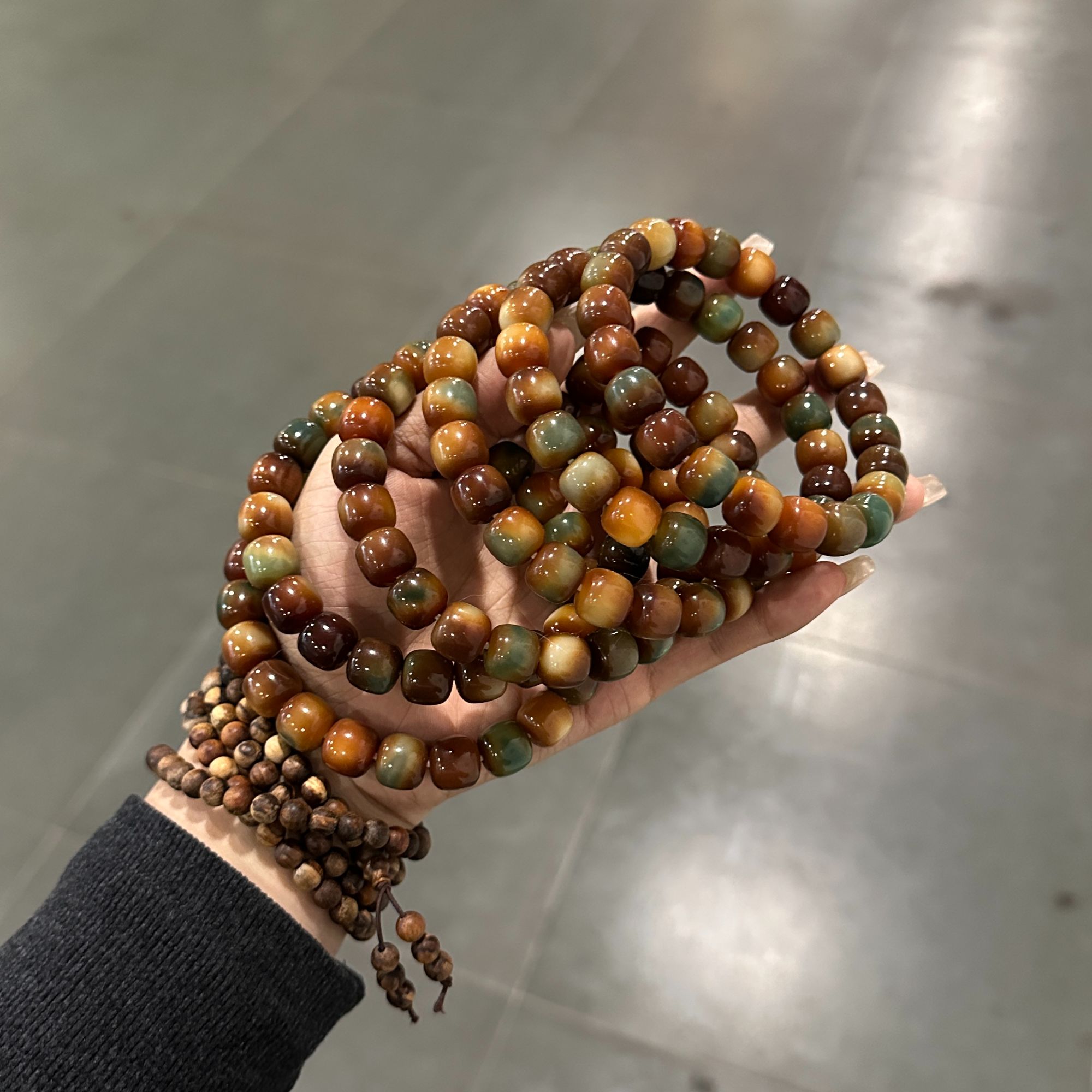 新菩提根11.7mm桶珠童话小镇（蜡抛孔道一般，有色差）551