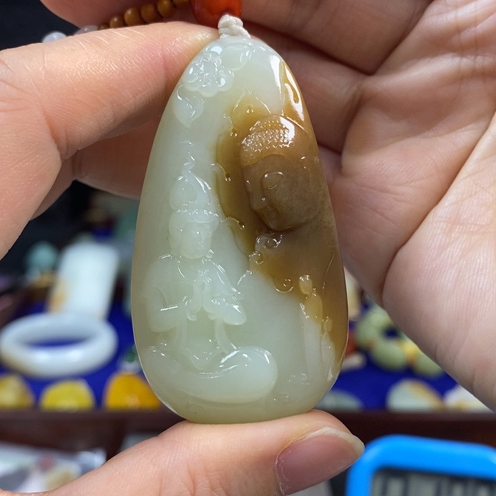 公***前和田玉未镶嵌颈饰