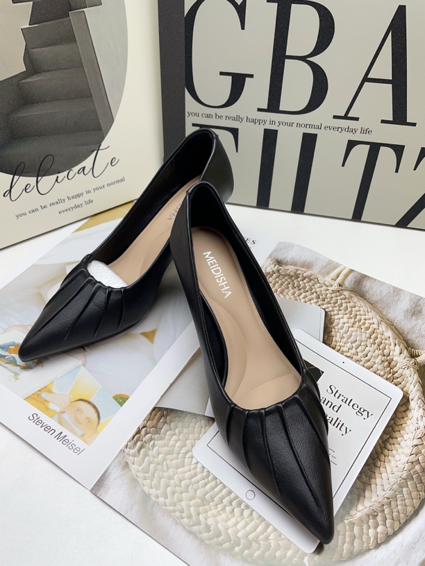 经典时尚简约款职业通勤百搭高跟鞋15237
