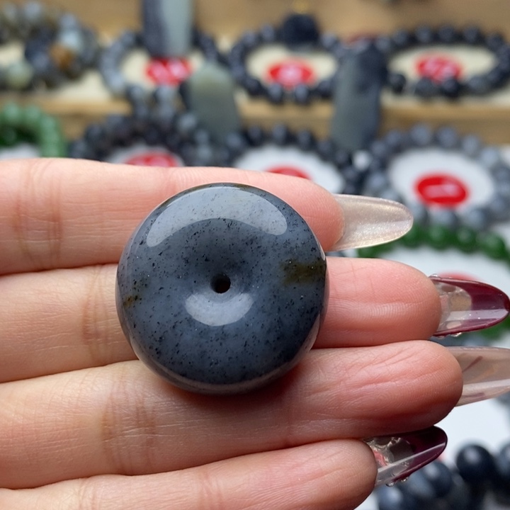 和田玉吊坠未镶嵌