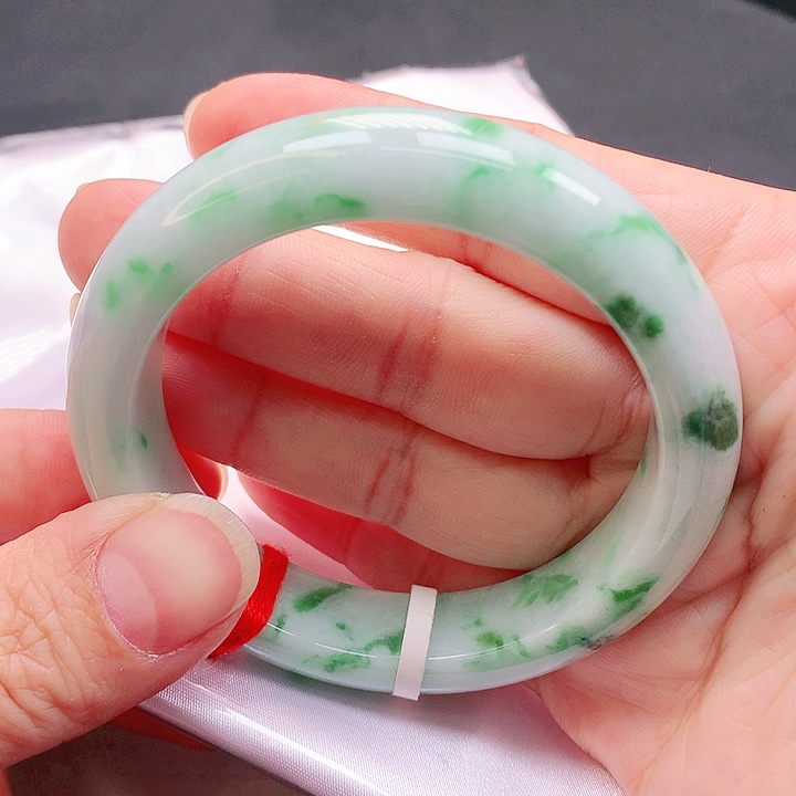 翡翠手镯未镶嵌手镯54