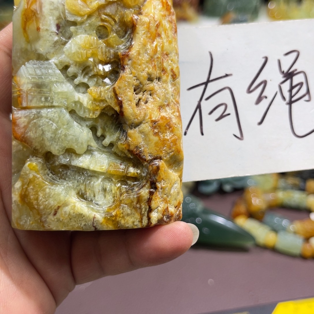未镶嵌蛇纹石玉颈饰