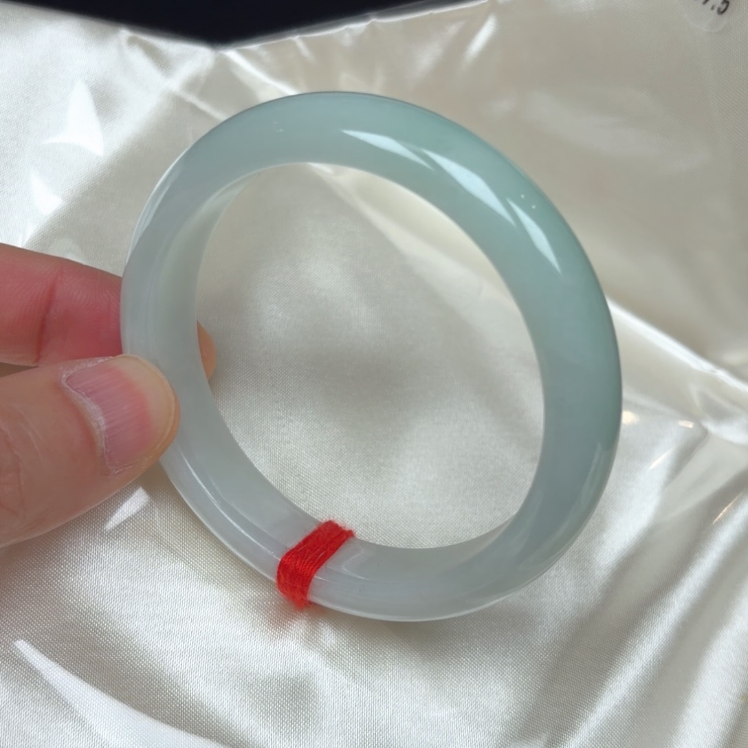 翡翠未镶嵌手镯果绿翡翠手镯