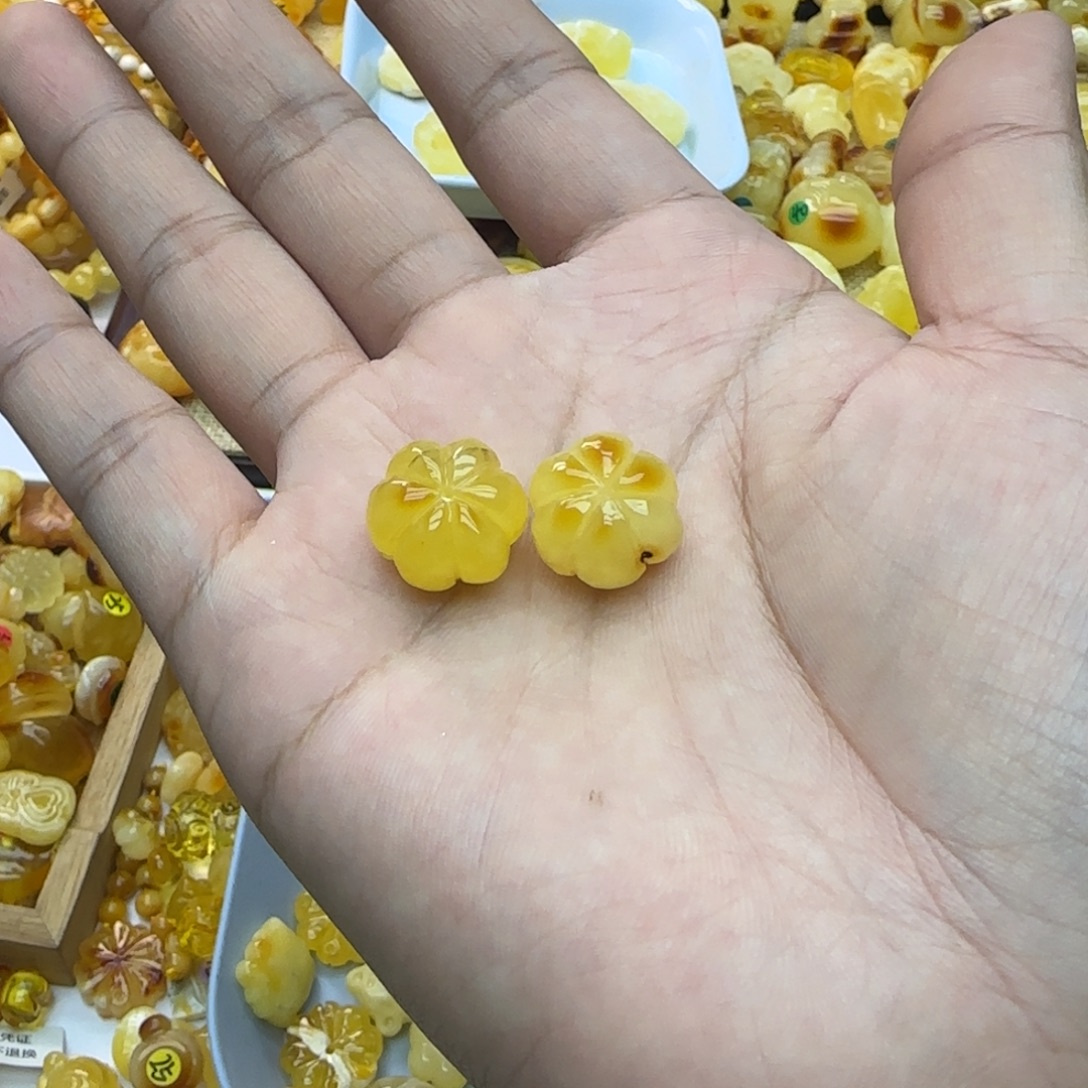 琥珀未镶嵌裸石2.55g微瑕