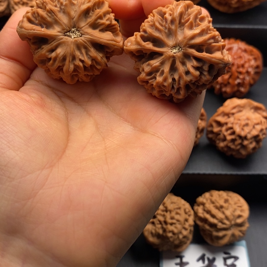 文玩核桃把件清*秦岭文玩核桃