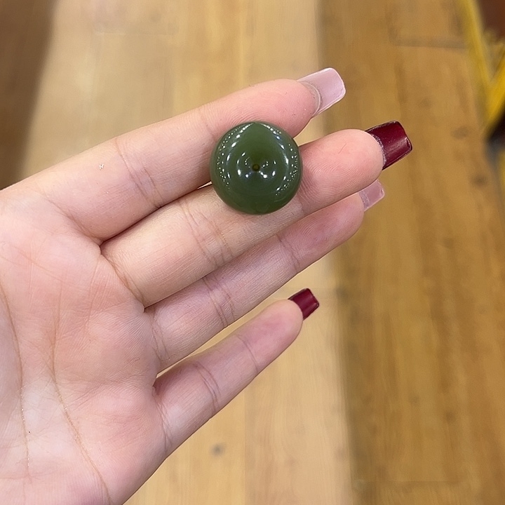 轻***•和田玉未镶嵌颈饰和田玉平安扣