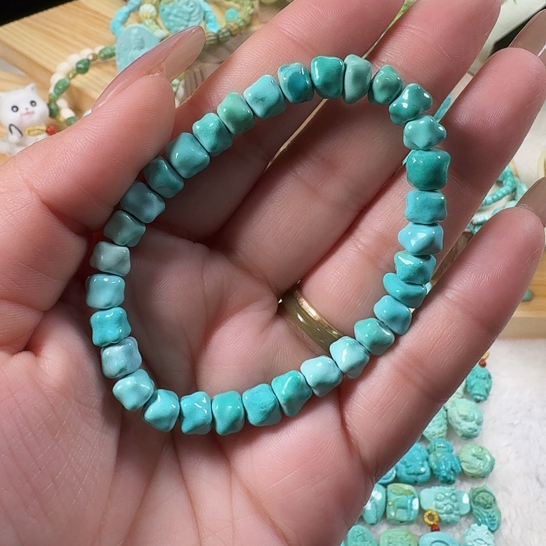 绿松石未镶嵌颈饰