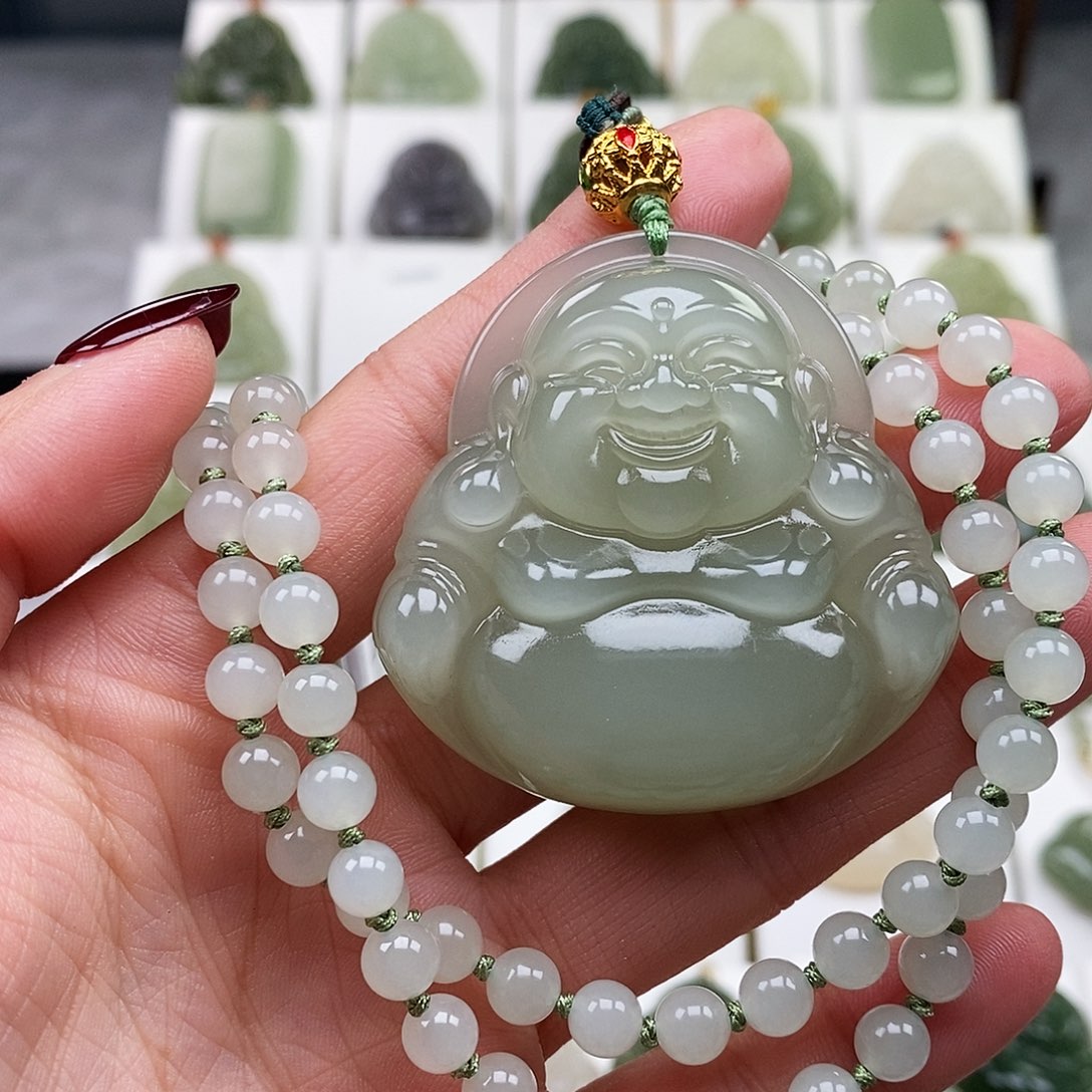 和田玉颈饰足金镶嵌