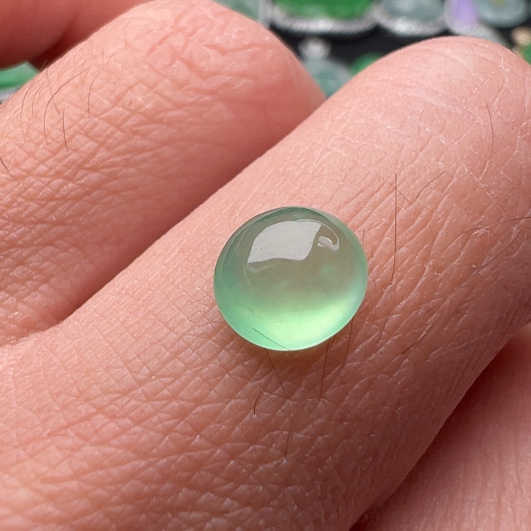 翡翠颈饰未镶嵌蛋面7.2