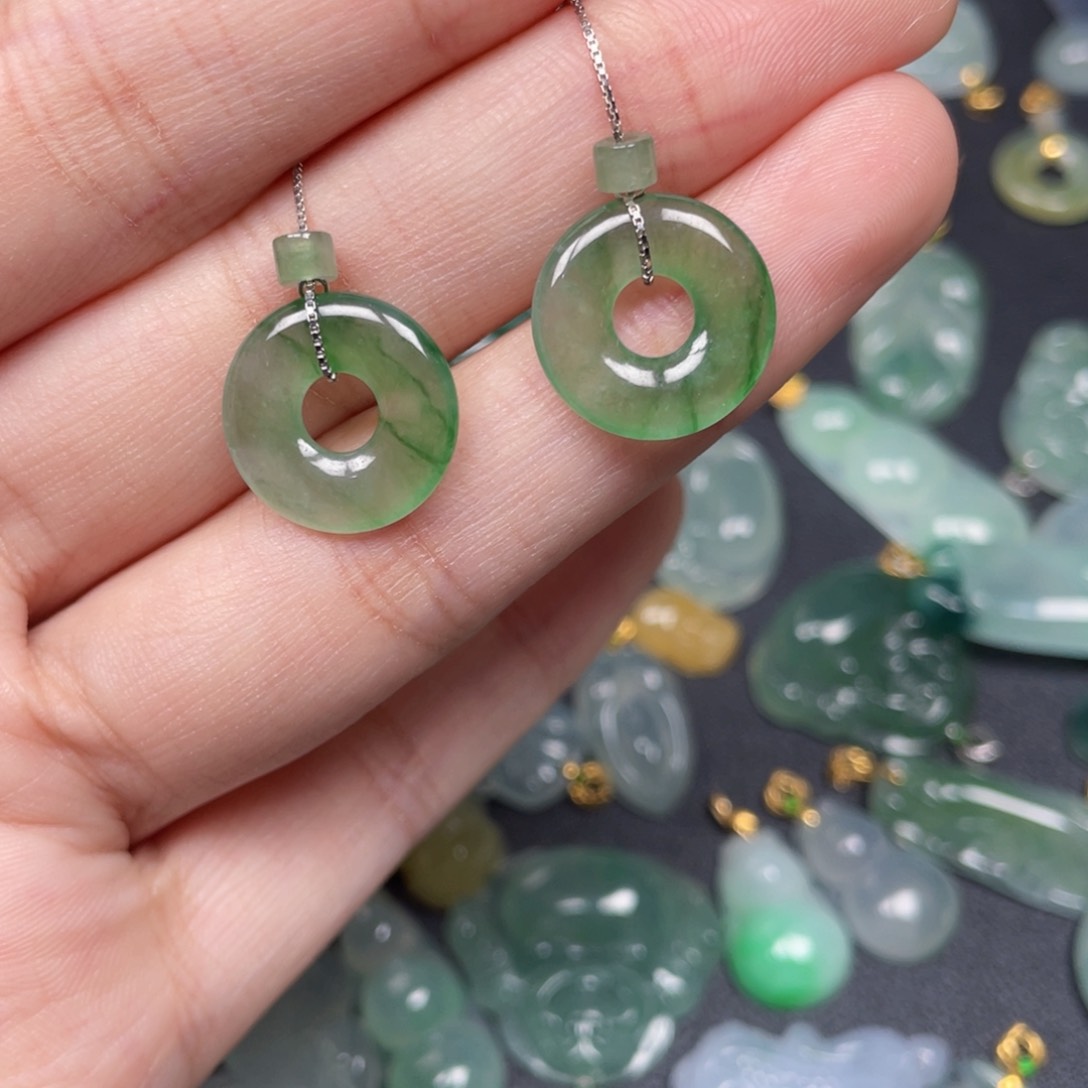 翡翠颈饰18K金镶嵌翡翠