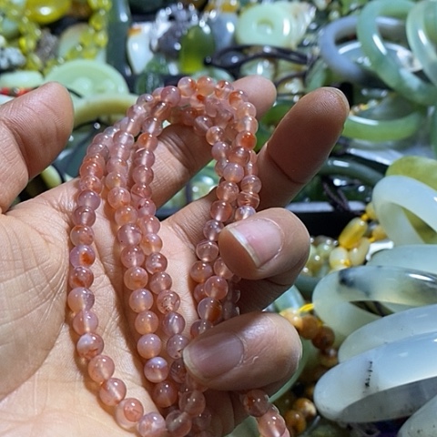 南红玛瑙颈饰未镶嵌