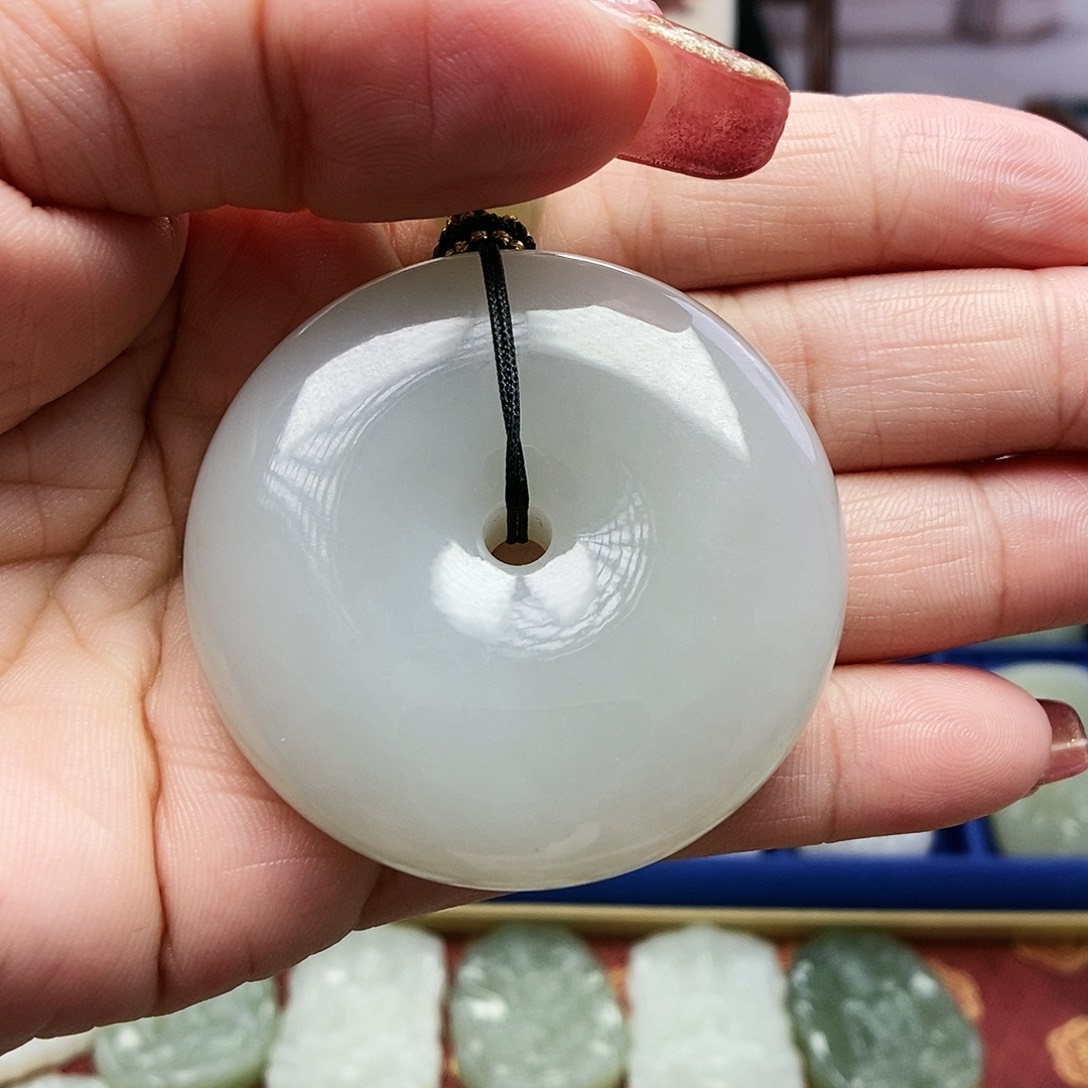 【闪购商品】和田玉颈饰未镶嵌曾****地