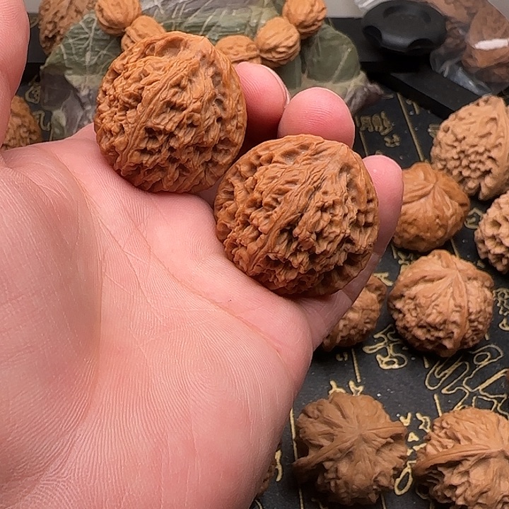 周***y吊坠猴头核桃南疆石