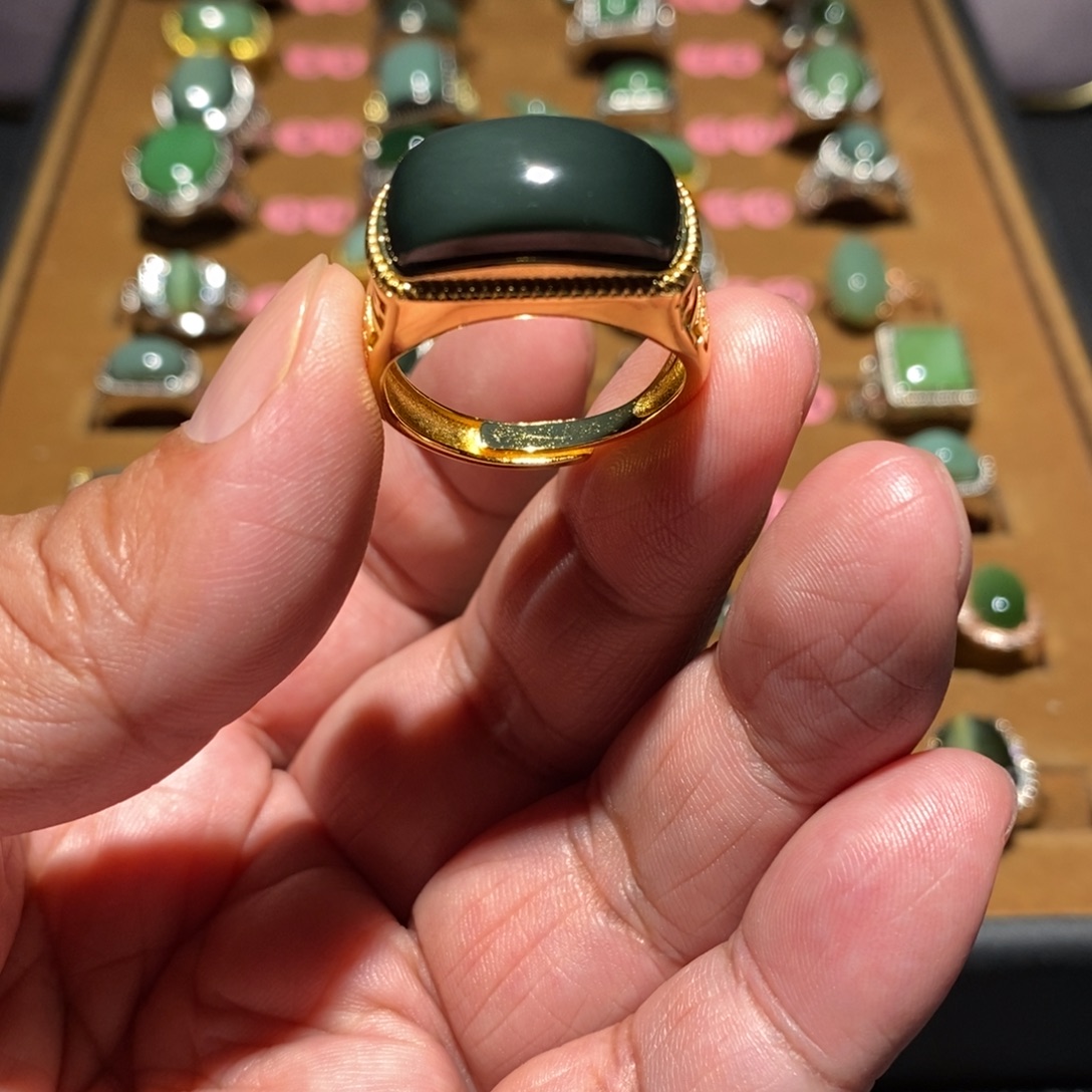 和田玉未镶嵌戒指