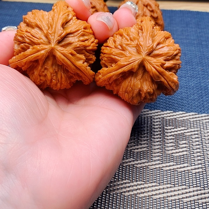 祥***j吊坠文玩核桃三棱