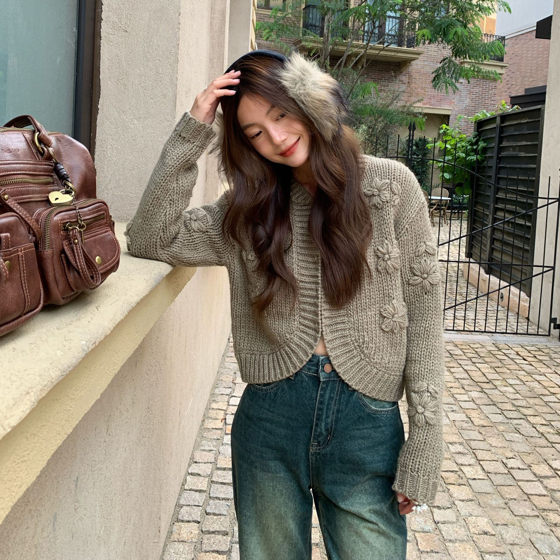 广州十三行25冬甜美外穿提花长袖暗扣螺纹边毛衣开衫女F6932