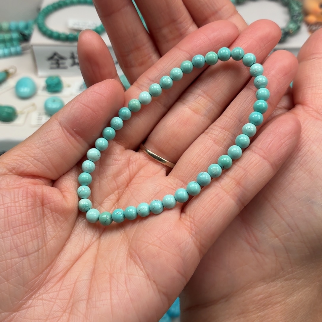 虹***泽绿松石未镶嵌珠宝奇石