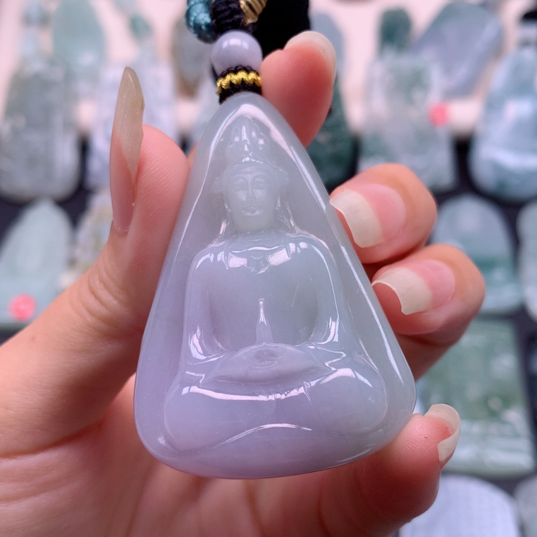 得****翡翠未镶嵌颈饰素衣