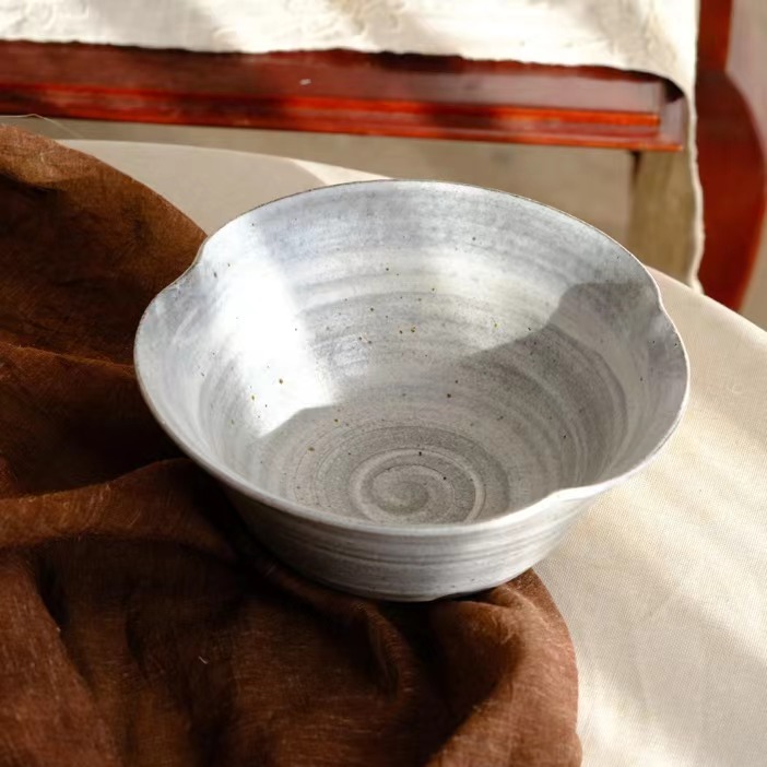 小喜宅 （微瑕）云卷云舒三瓣大碗（直径约20cm）