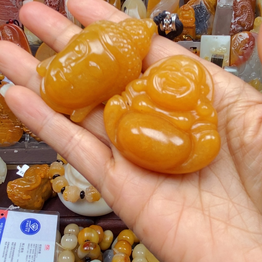 石英质玉（黄龙玉）颈饰未镶嵌