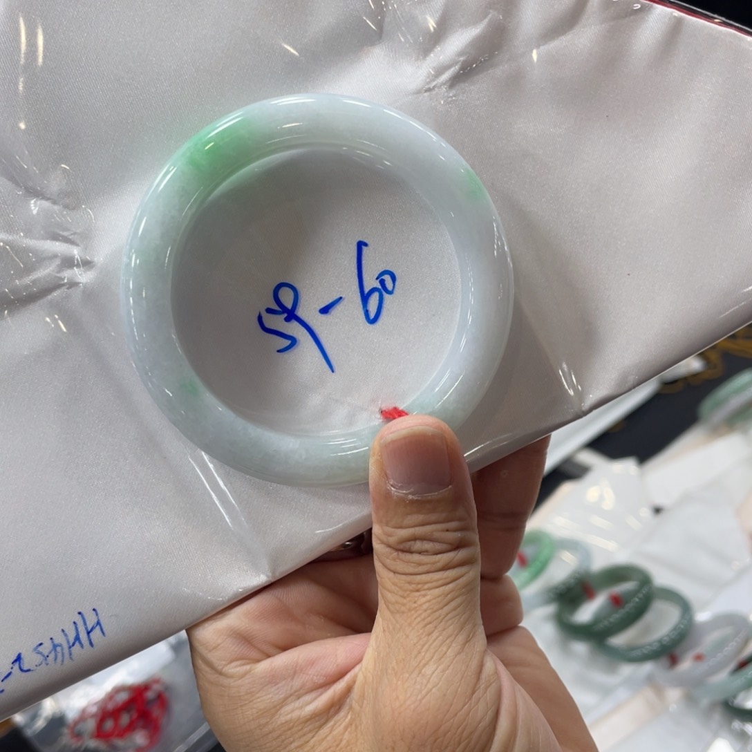 翡翠手镯未镶嵌11111